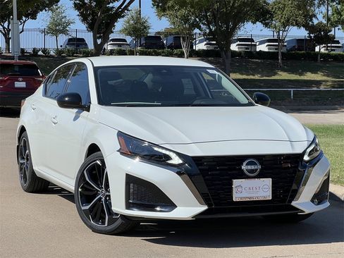 New 2025 Nissan Altima 2.5 SR image 2