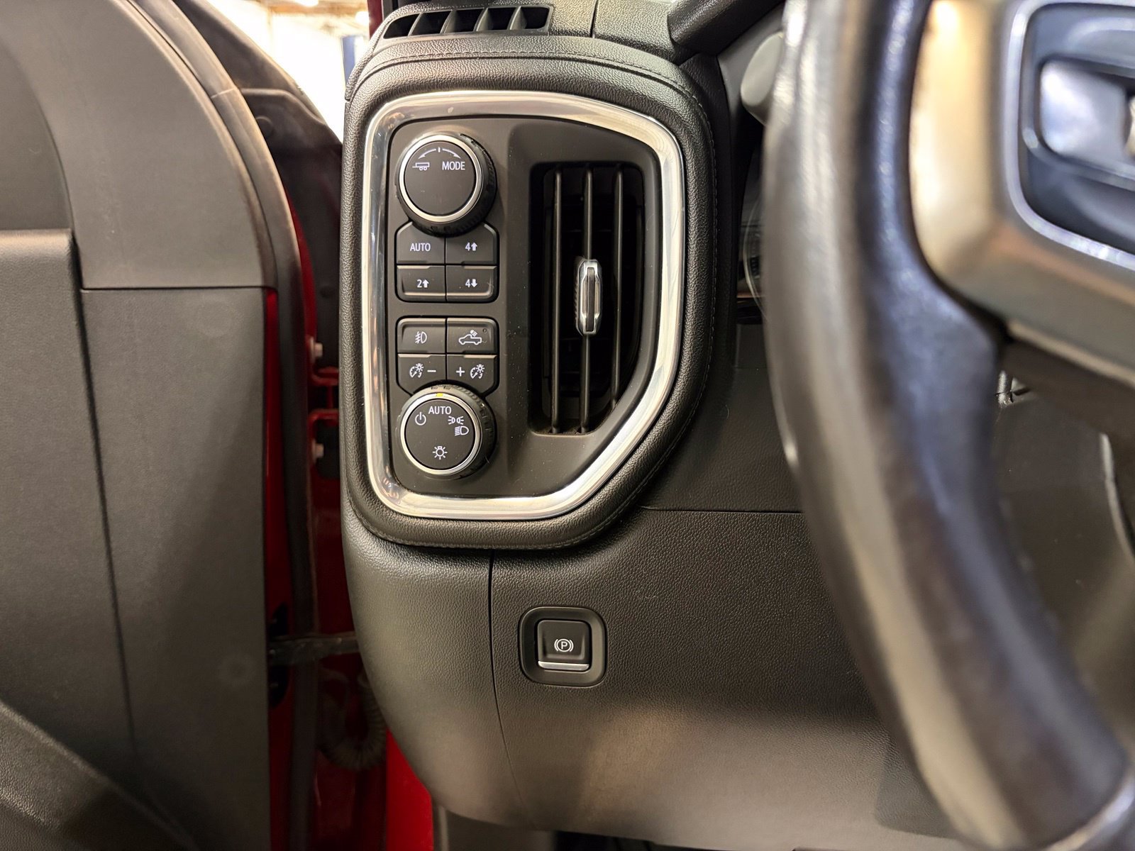 Used 2021 Chevrolet Silverado 2500 LT w/ Convenience Package AWD/4WD image 16