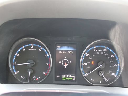 Used 2018 Toyota RAV4 Adventure FWD image 29