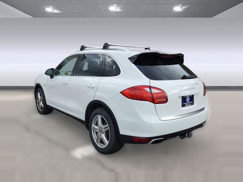 Used 2014 Porsche Cayenne S image 3