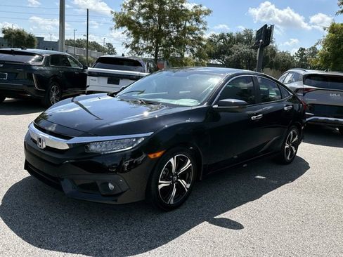 Used 2017 Honda Civic Touring image 7
