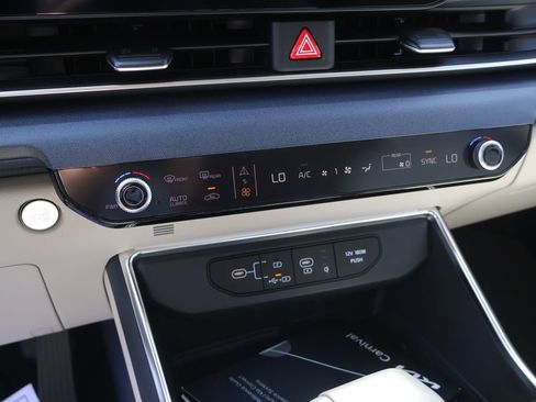 New 2026 Kia Carnival EX FWD image 30