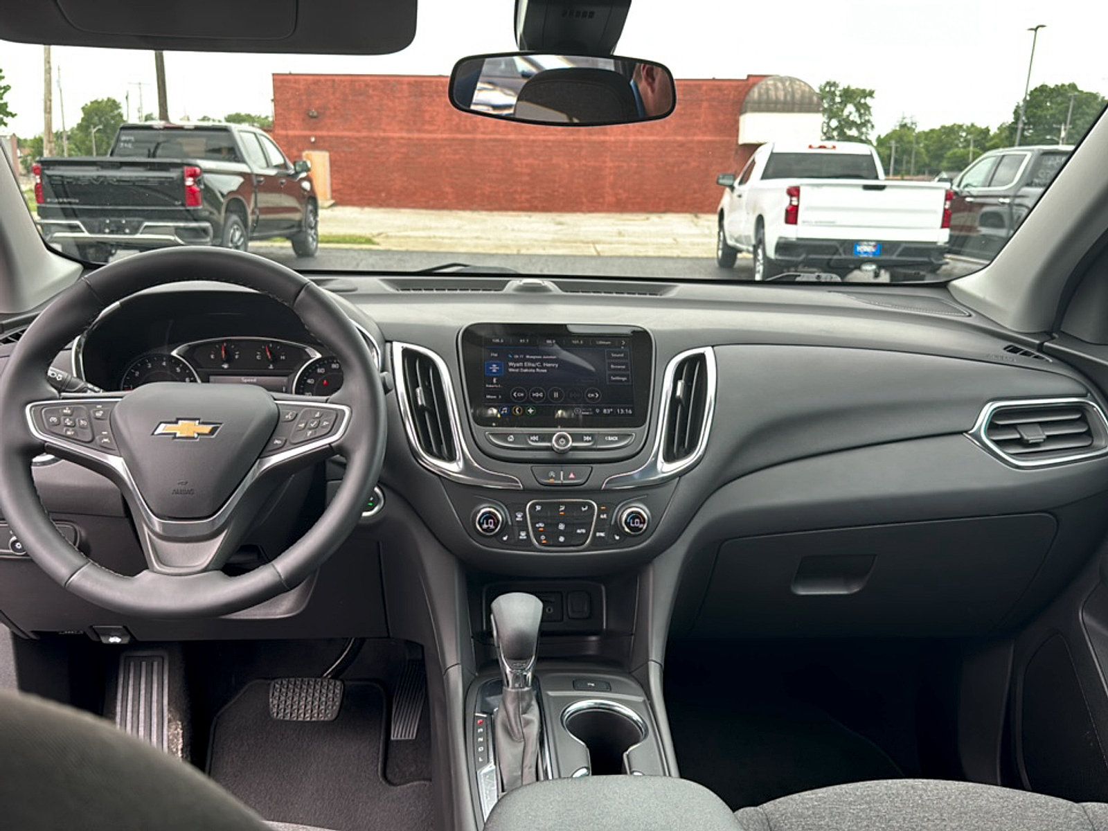 Used 2023 Chevrolet Equinox LT FWD image 19