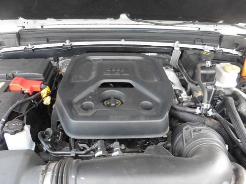 Used 2024 Jeep Wrangler Unlimited AWD/4WD image 22