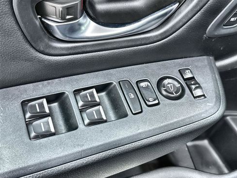 Used 2023 Honda Pilot TrailSport image 12