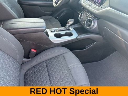Used 2022 Chevrolet Blazer LT image 40