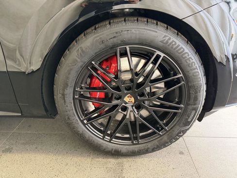 New 2026 Porsche Cayenne GTS image 13