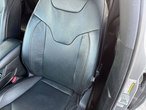 Used 2023 Jeep Compass Limited image 21