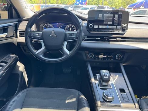 Used 2023 Mitsubishi Outlander SE FWD image 12