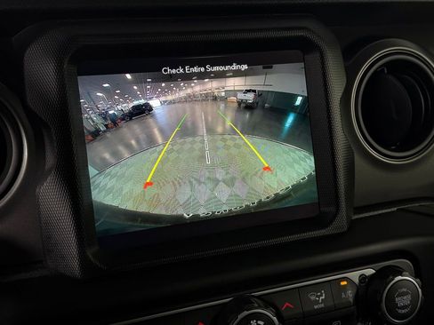 Used 2023 Jeep Wrangler Unlimited w/ 8.4" Radio Group image 18