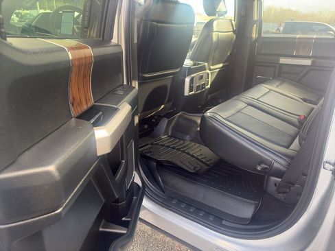 Used 2020 Ford F150 Lariat image 14