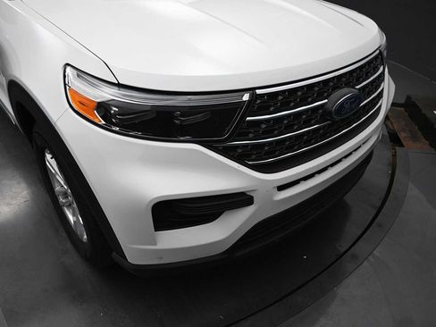 Used 2023 Ford Explorer XLT AWD/4WD image 19