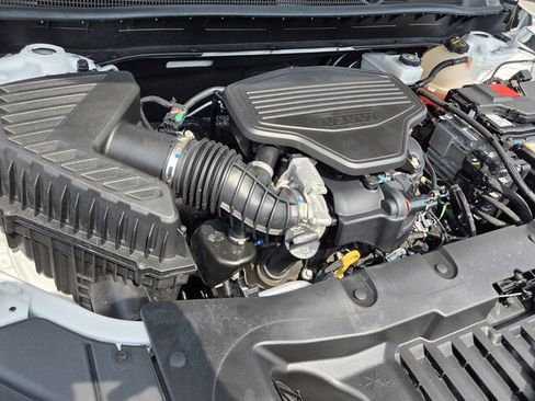Used 2024 Chevrolet Blazer LT FWD image 17