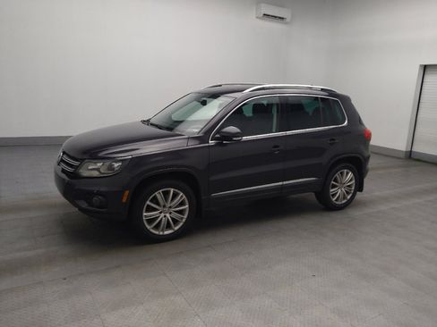 Used 2016 Volkswagen Tiguan SE image 2