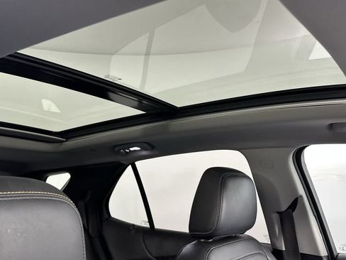 Used 2022 Chevrolet Equinox Premier FWD image 19