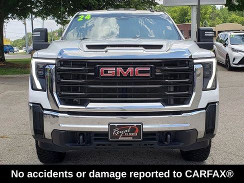 Used 2024 GMC Sierra 2500 Pro AWD/4WD image 2