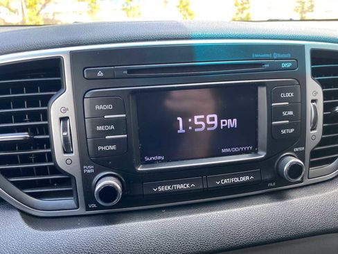 Used 2019 Kia Sportage LX AWD/4WD image 17