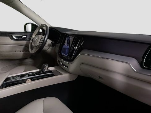 Certified 2024 Volvo XC60 B5 Plus AWD/4WD image 27