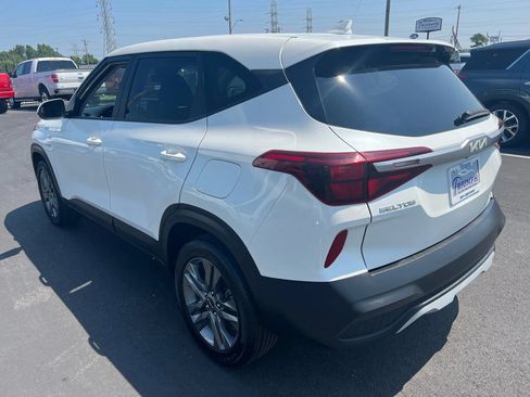 Used 2022 Kia Seltos LX AWD/4WD image 4
