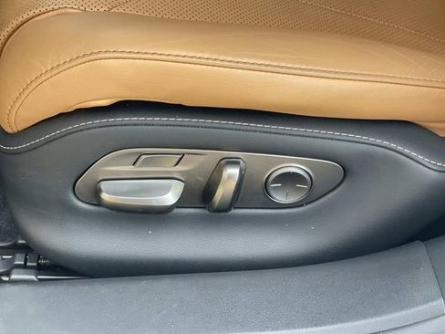 Used 2021 Lexus LS 500 w/ Accessory Package (Z2) image 22