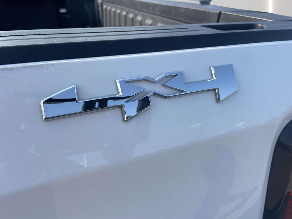 Used 2025 GMC Sierra 1500 SLT AWD/4WD image 8