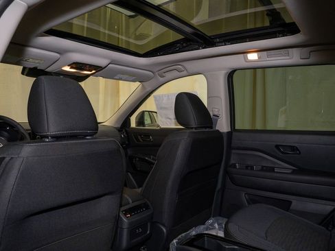 New 2025 Nissan Pathfinder SV image 11