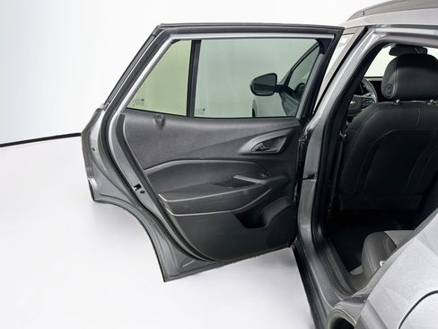 Used 2025 Chevrolet Trax LT FWD image 26