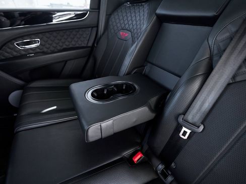 Used 2022 Bentley Bentayga image 32