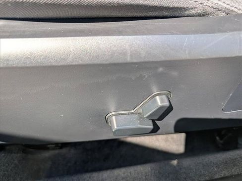 Used 2013 Chrysler 200 Touring FWD image 26