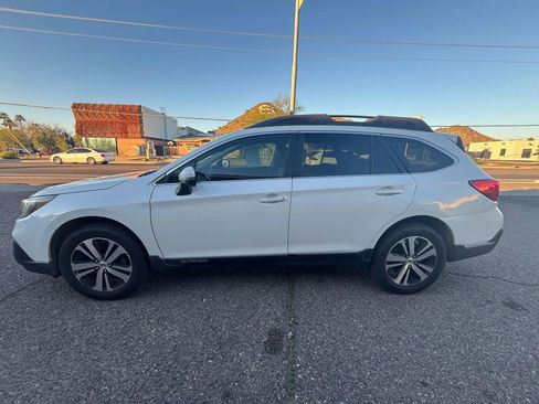 Used 2018 Subaru Outback 2.5i Limited image 1