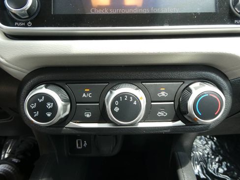 Used 2021 Nissan Versa SV FWD image 20