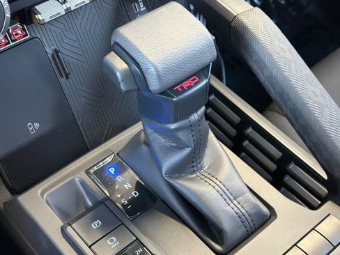 Used 2025 Toyota Tacoma TRD Sport image 19