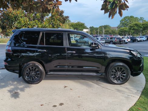 Used 2023 Lexus GX 460 Premium w/ Premium Package AWD/4WD image 11