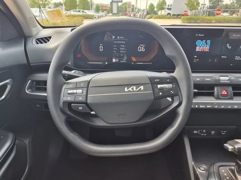 Used 2025 Kia K4 FWD image 21