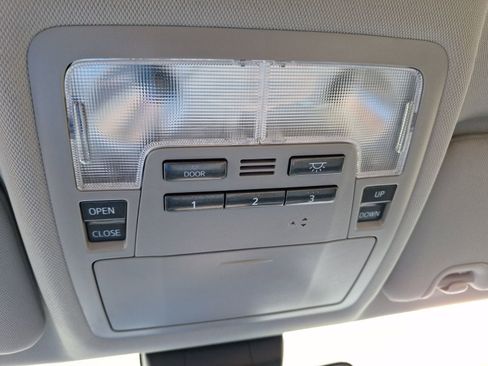 Used 2018 Toyota Highlander Limited image 30