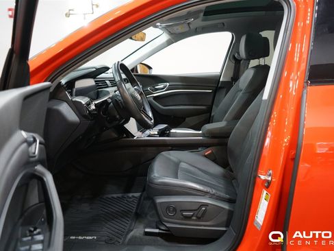 Used 2022 Audi e-tron Premium Plus w/ Premium Plus Package image 18