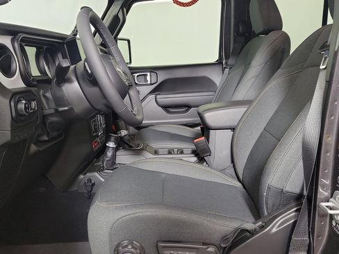 Used 2025 Jeep Gladiator Willys image 12