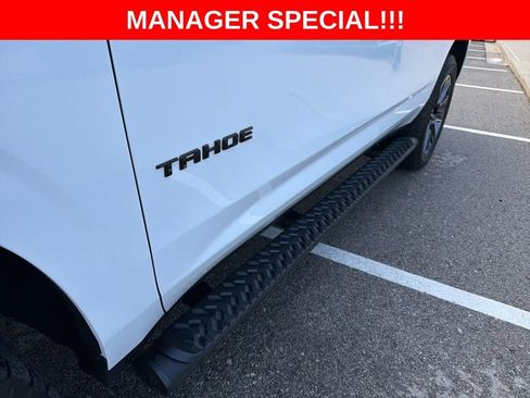 Used 2021 Chevrolet Tahoe Z71 w/ Z71 Signature Package AWD/4WD image 11