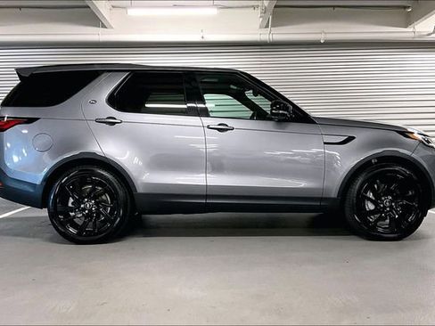 Certified 2025 Land Rover Discovery S image 14