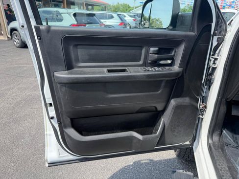 Used 2018 RAM 2500 Tradesman w/ Chrome Appearance Group AWD/4WD image 11