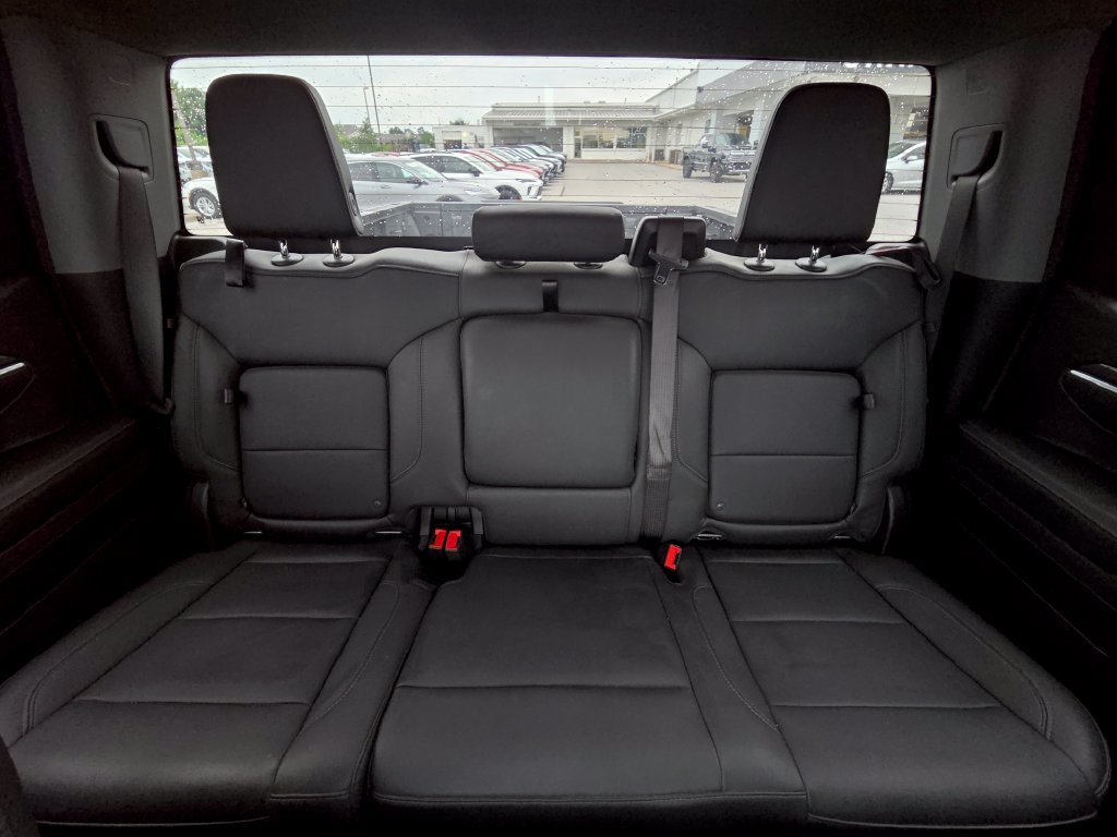 Used 2025 Chevrolet Silverado 1500 LTZ AWD/4WD image 28