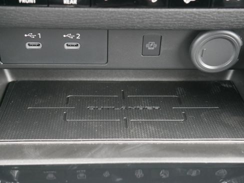 Used 2025 Mitsubishi Outlander AWD image 21