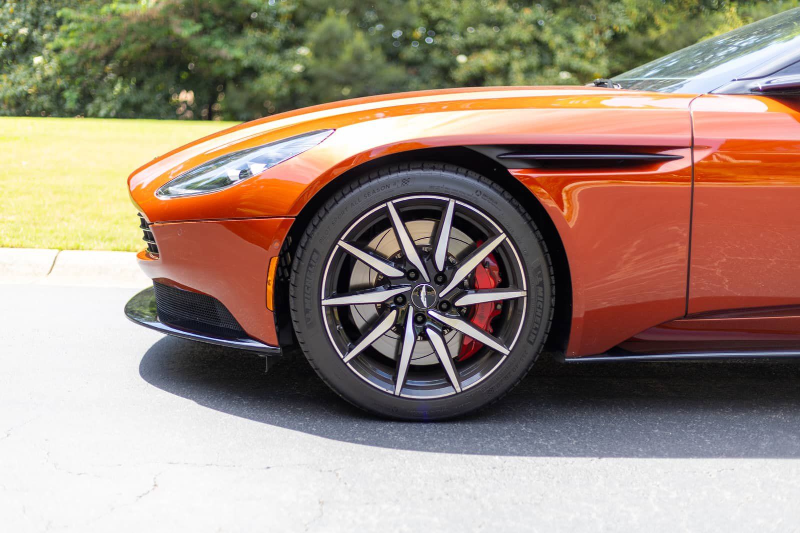 Used 2021 Aston Martin DB11 Volante RWD image 33