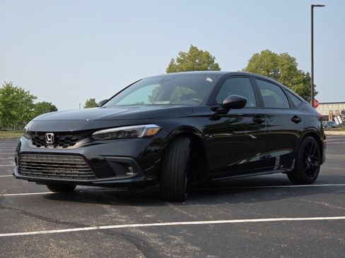 Used 2023 Honda Civic Sport image 18