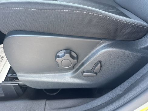 Certified 2020 Ford EcoSport SE w/ SE Convenience Package image 25
