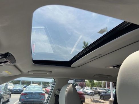 Certified 2023 Kia Seltos SX w/ SX Sunroof Package AWD/4WD image 32