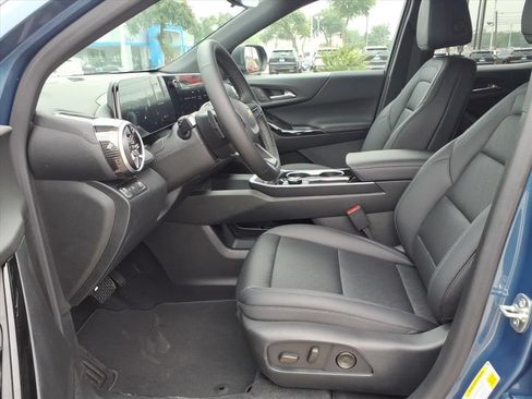 New 2026 Chevrolet Equinox LT w/ Convenience Package II FWD image 16