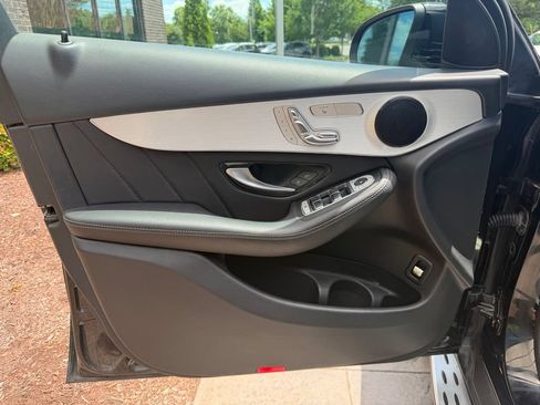 Used 2019 Mercedes-Benz GLC 300 image 22