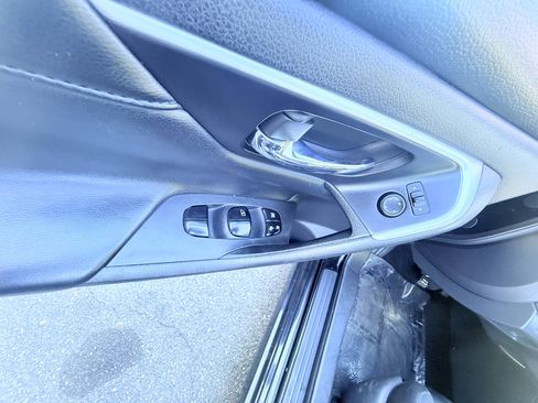 Used 2017 Nissan Altima 2.5 SR w/ Midnight Edition Package image 17