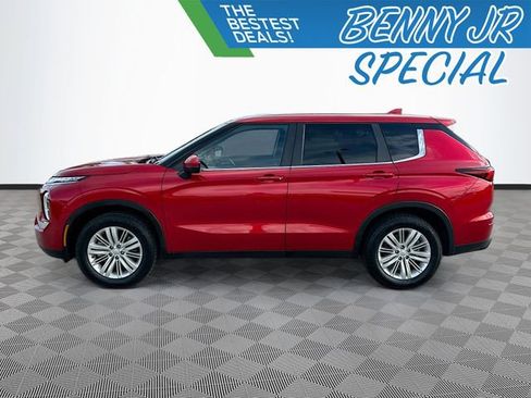 Used 2024 Mitsubishi Outlander ES image 8